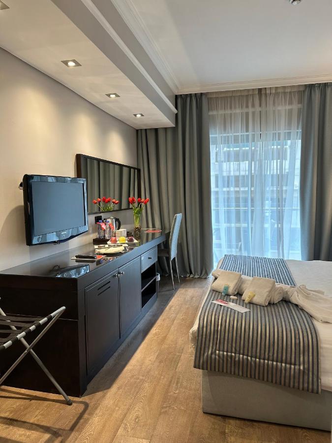 Ramada By Wyndham Downtown Beirut Hotel Buitenkant foto